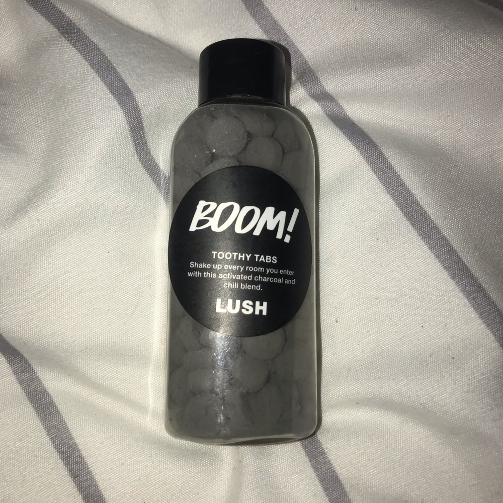 LUSH CHARCOAL